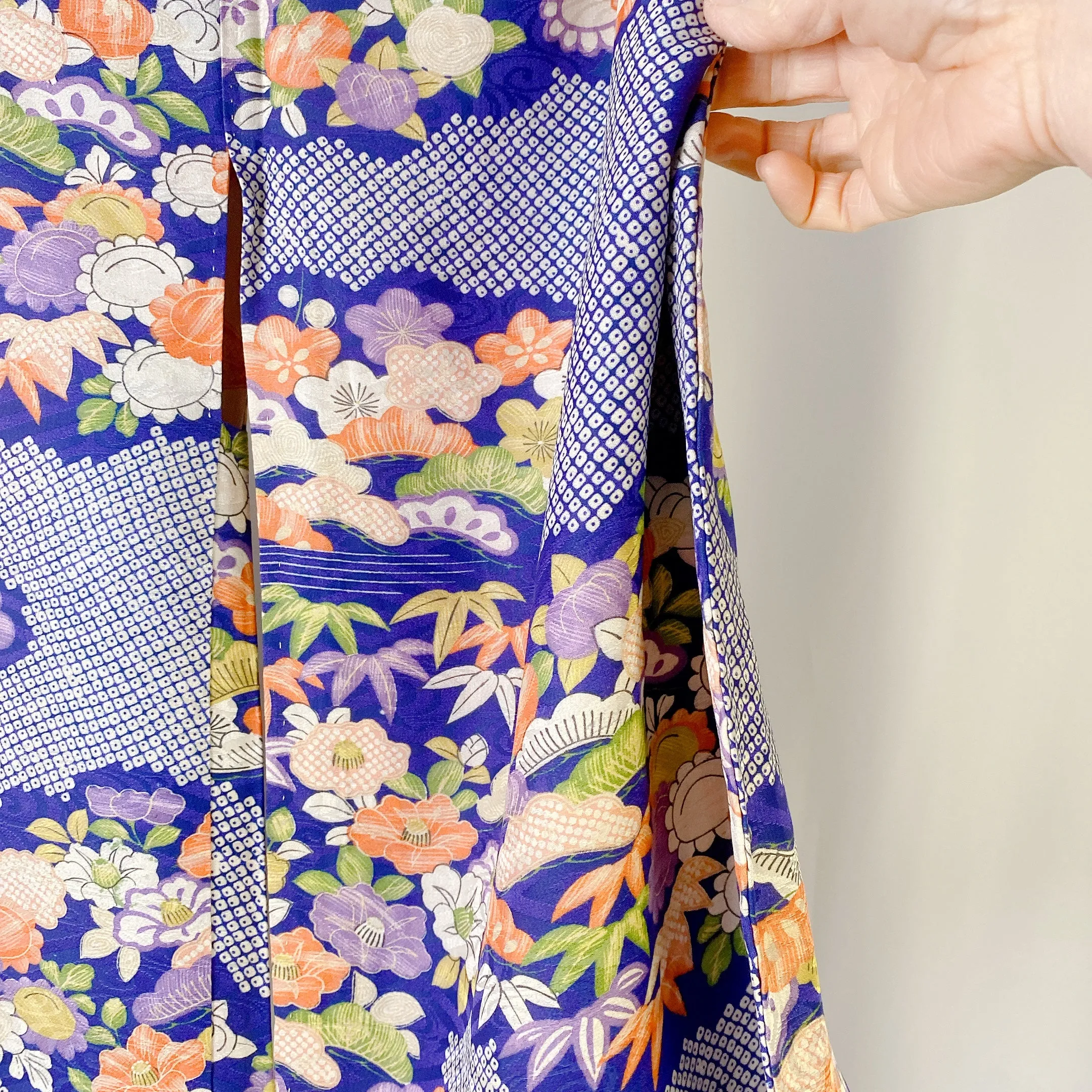 Blue Antique Haori, Floral, Japanese Kimono, Excellent, Cardigan, Women's Jacket, Silk Long outer, Versatile Layer, 羽織